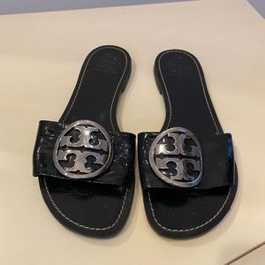 Tory Burch black Patent leather shoes sandal 8 1/2